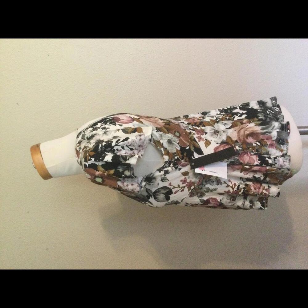Ing Collection - Floral Ruffle Blouse - Picture 2 of 4